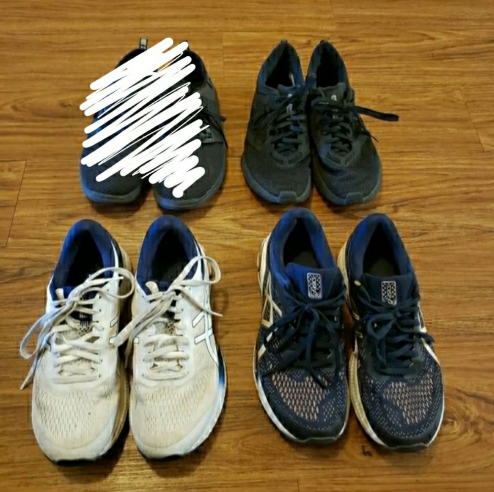 Lot of size 9 shoes